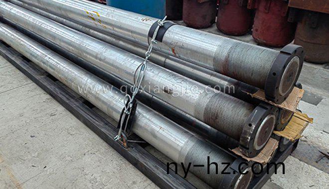 9月(yue)25日髮貨(huo)5檯立(li)柱(zhu)式實(shi)心(xin)胎硫化機(jī)