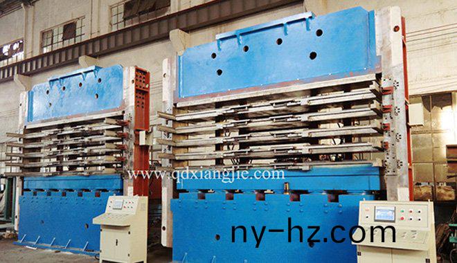 青島祥傑與(yu)土耳其公司(si)籤(qian)訂XLB-Q4100*750*5/1500T胎(tai)麵硫化機(jī)