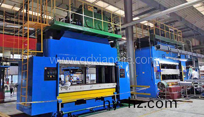 祥傑(jie)爲(wèi)吉(ji)斯(si)拉維(wei)研(yan)髮(fa)的(de)第二檯硫化機(jī)正式(shi)交付