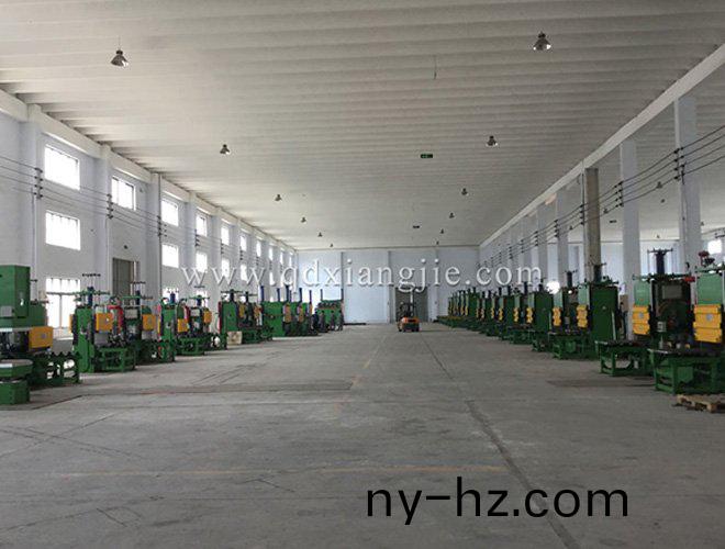 200T-4500T 32檯(tai) 側(ce)闆式(shi)平(ping)闆(ban)硫(liu)化(hua)機