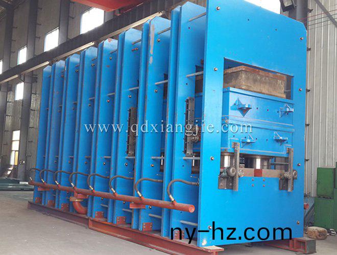 XLB-1800x8000框(kuang)式硫(liu)化(hua)機