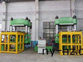 XLB-1600X1600-1500T立柱(zhu)式硫化機(jī)